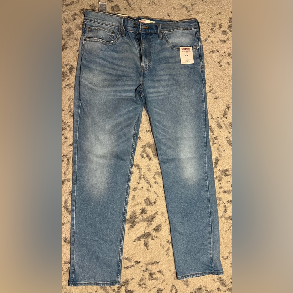 Mens Brand New Signature Levi Strauss, Size 36x30